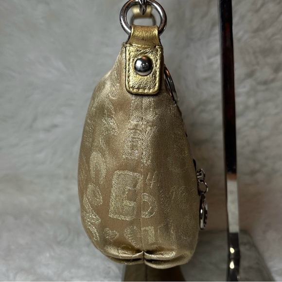 Coach Poppy Storypatch - Picture 4 of 16